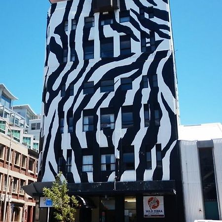 Wild Zebra Backpackers Hostel เวลลิงตัน ภายนอก รูปภาพ