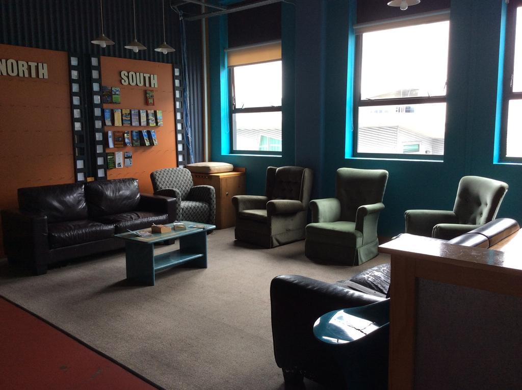 Wild Zebra Backpackers Hostel เวลลิงตัน ภายนอก รูปภาพ