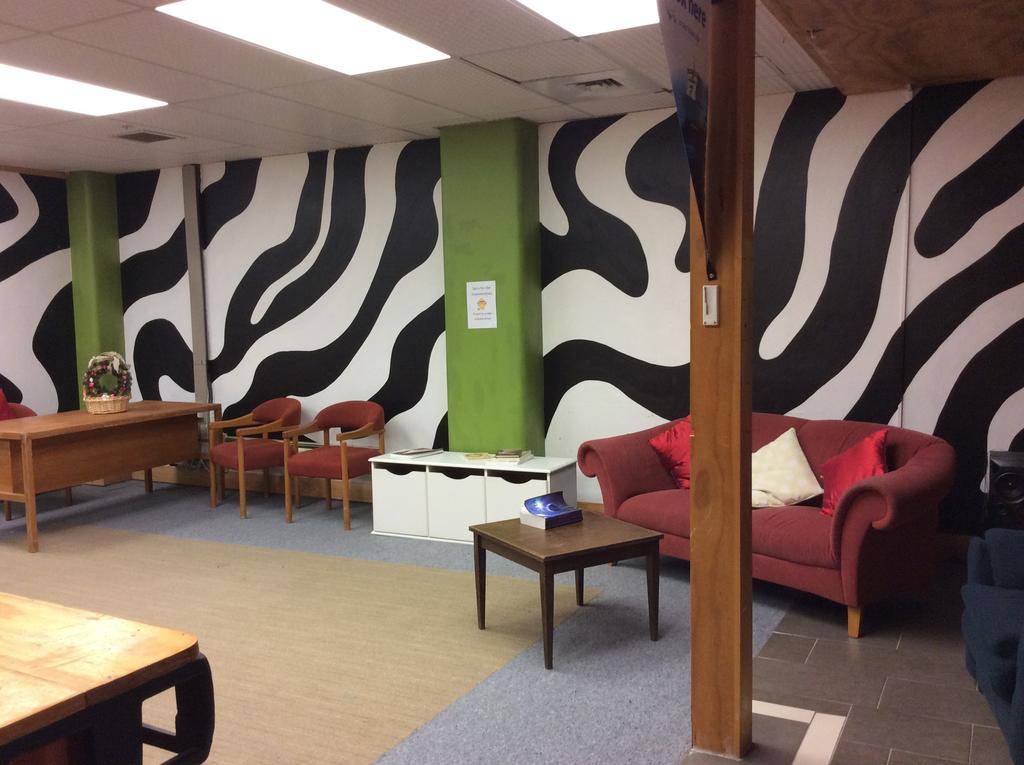 Wild Zebra Backpackers Hostel เวลลิงตัน ภายนอก รูปภาพ