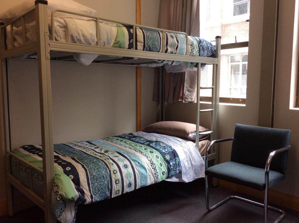 Wild Zebra Backpackers Hostel เวลลิงตัน ภายนอก รูปภาพ
