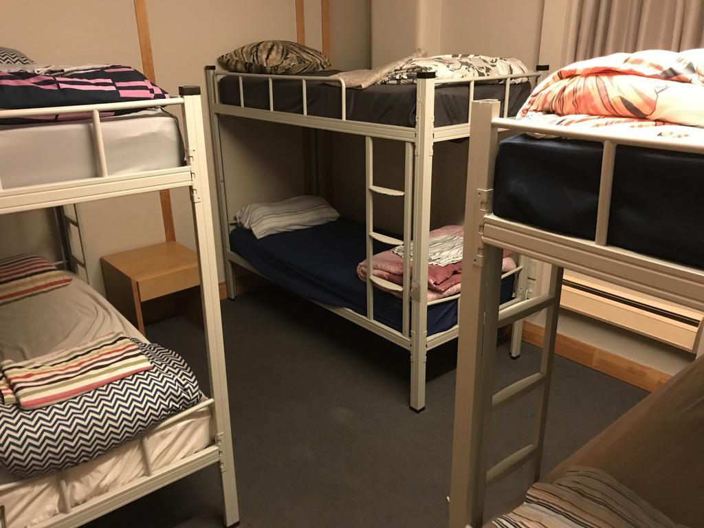 Wild Zebra Backpackers Hostel เวลลิงตัน ภายนอก รูปภาพ