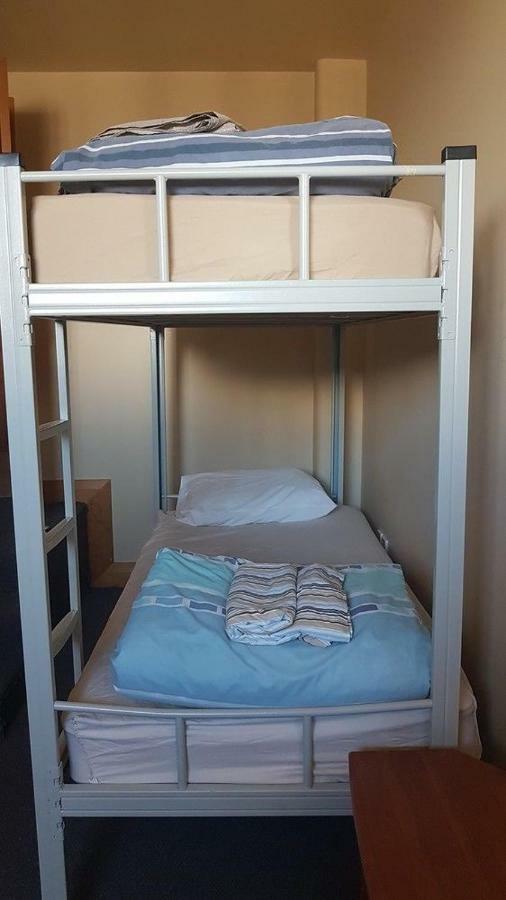 Wild Zebra Backpackers Hostel เวลลิงตัน ภายนอก รูปภาพ
